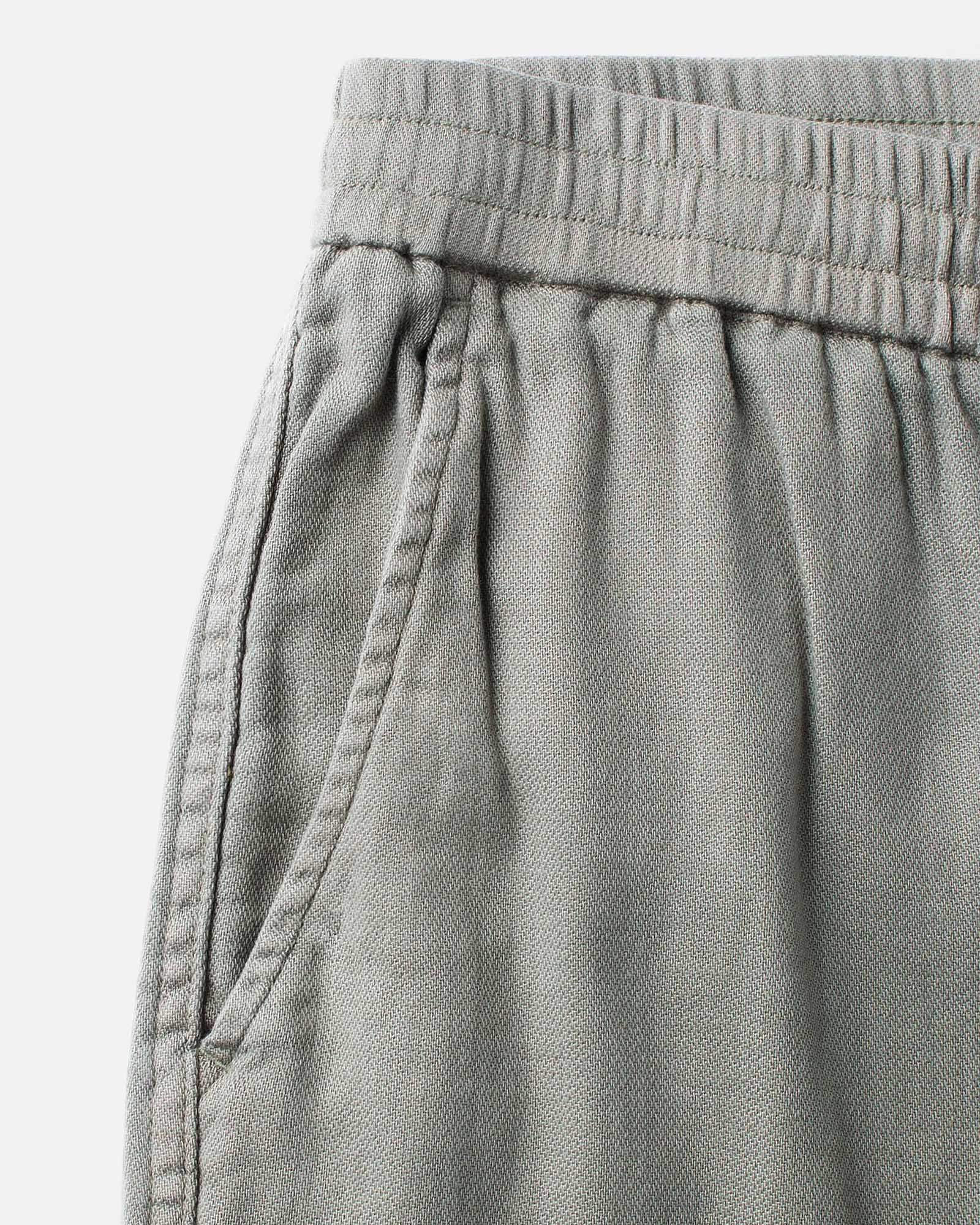 The Roamer Pant in Smoked Olive Broken Twill